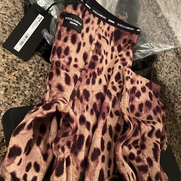 Dolce and Gabbana X skims - Picture 5 of 5